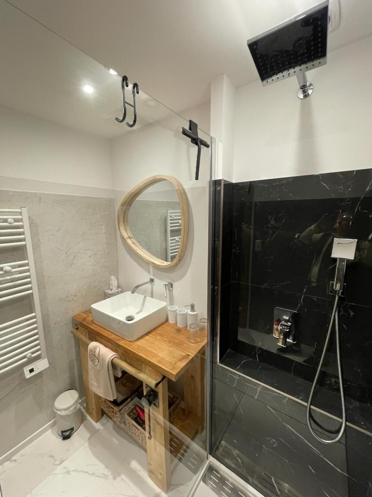 Maison Cosy, 2 Chambres, Adossee Aux Remparts Aigues-Mortes Luaran gambar